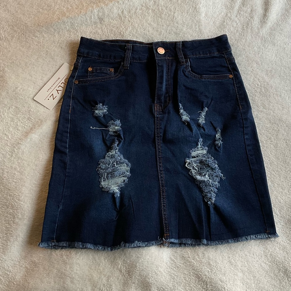 NWT Olly Z Denim Raw Hem Distressed Stretch Skirt. Size M